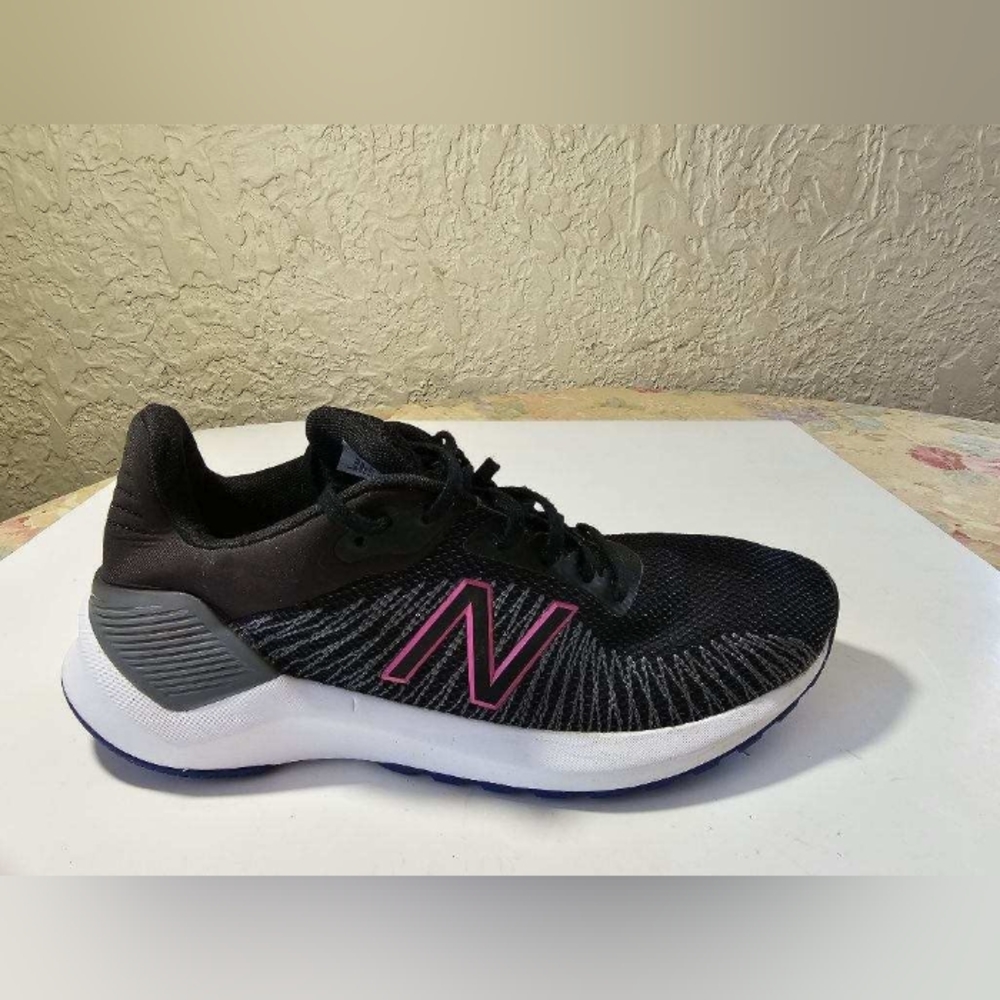 Women's New Balance VENTR V1 Running Shoes
